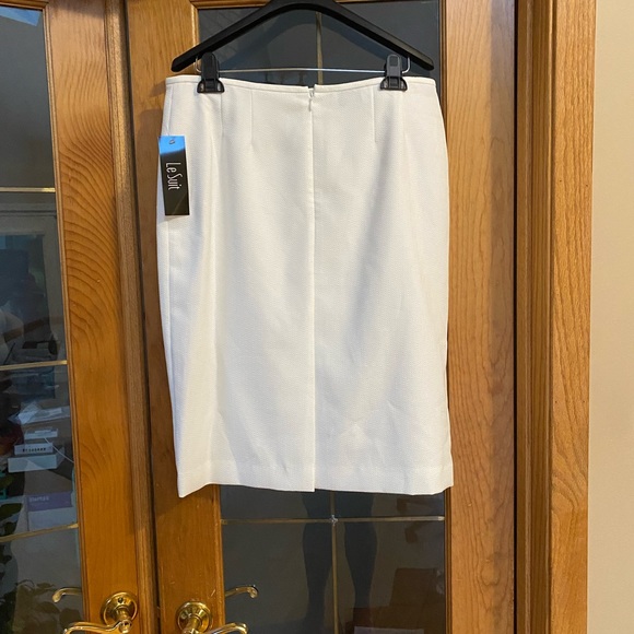 White Le Suit 3 Button Skirt Suit - Picture 4 of 4